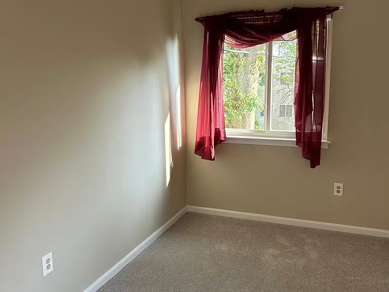 54 Garfield Ave #B — Photo 12