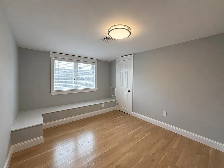 46 Garrison Ave — Photo 13