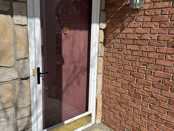 2nd image of 6485 Shetland Ct