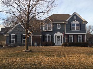 N20W26698 Sawgrass Ln, Pewaukee, WI 53072