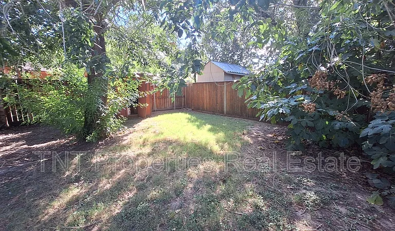 608 San Saba Ct — Photo 4
