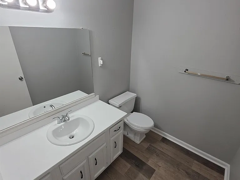 617 Brierly Dr — Photo 8