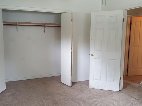4th image of 3255 Cedar St