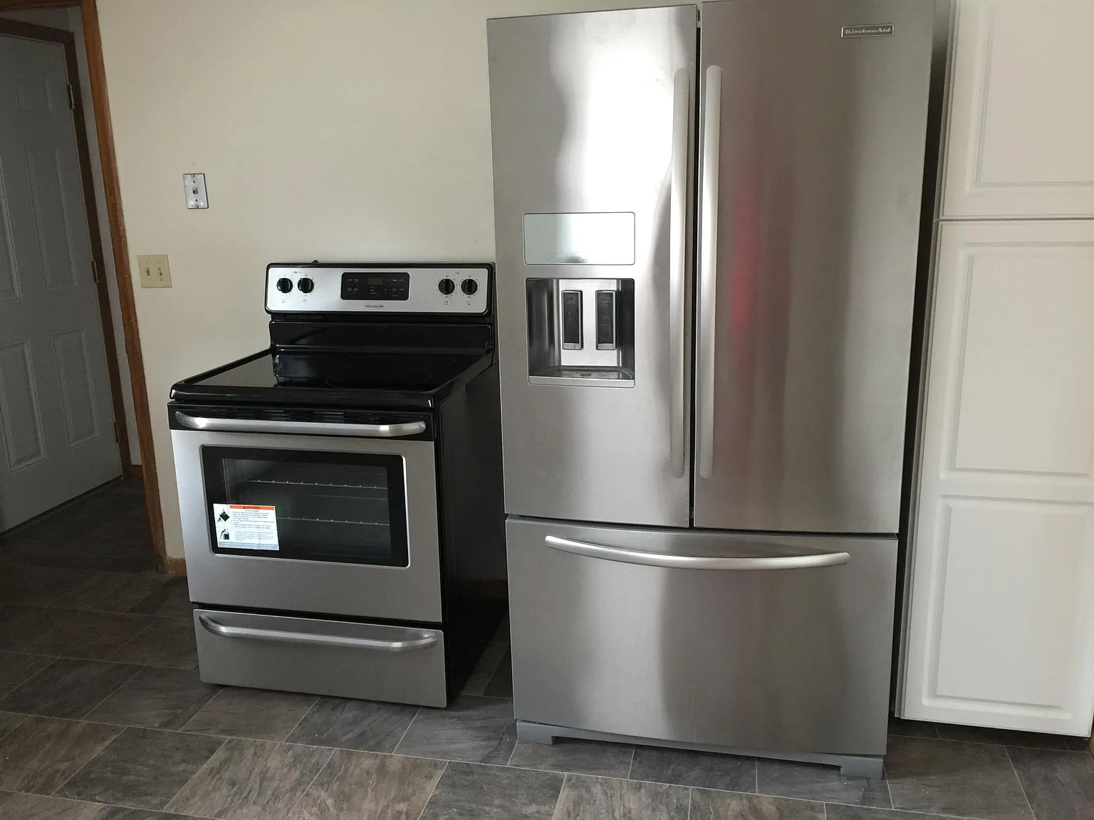 3 bed, 1.5 bath, 1000 sqft, $1,200 — Photo 2