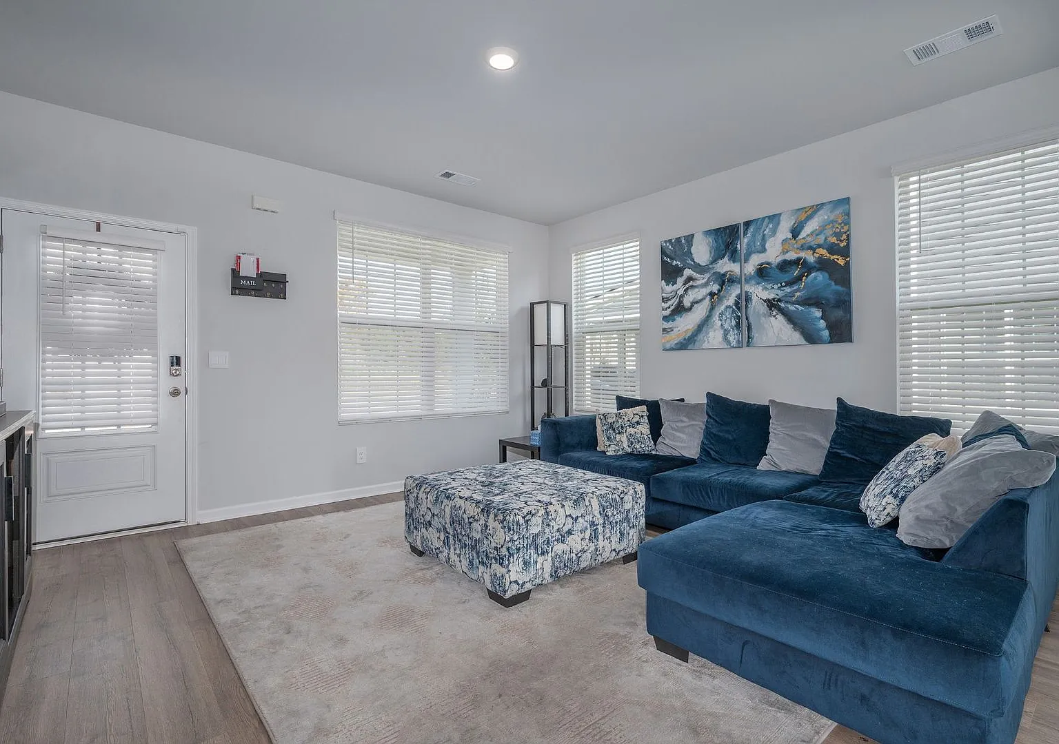 Move in ready, end-unit townhome! — Photo 3