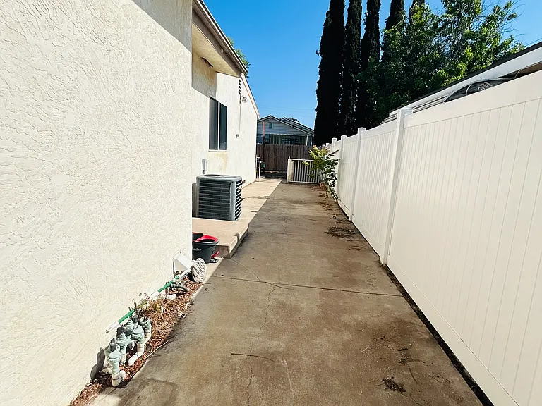 1203 Marline Ave — Photo 23