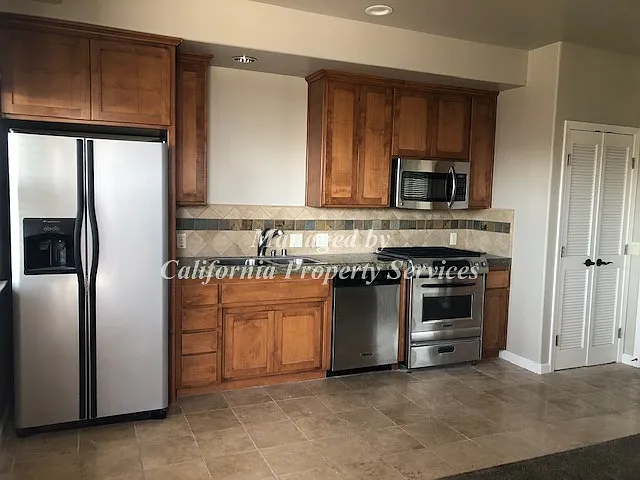 178 S 4th St #302 — Photo 8