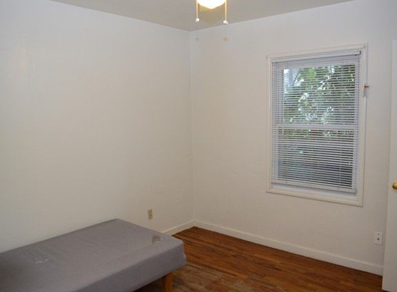 3rd image of 5636 Elvas Ave #3BR