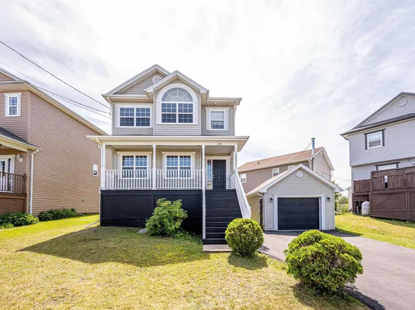 202 Beech Tree Run, Halifax, NS B3T 2E9