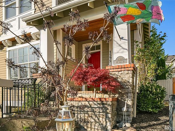 4th image of 1595 NE Iris St