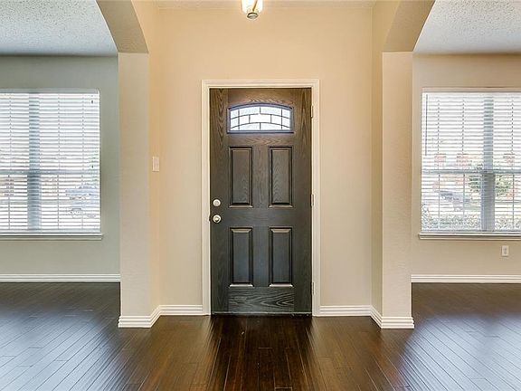 5th image of 525 Richmond Park Ln