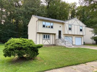 13 New York Blvd, Edison, NJ 08820