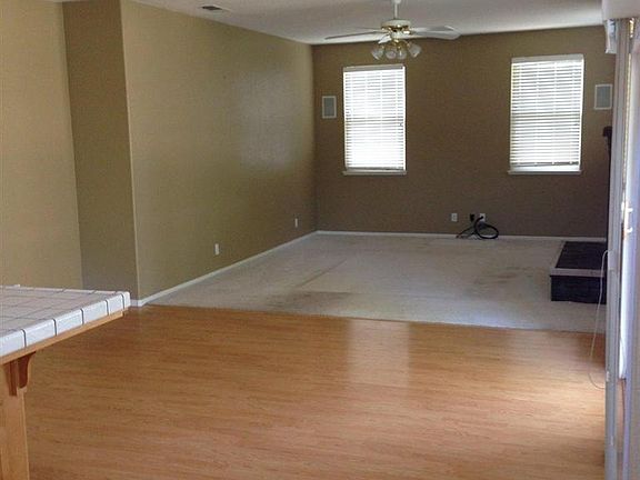 5th image of 1683 Bolton Ln