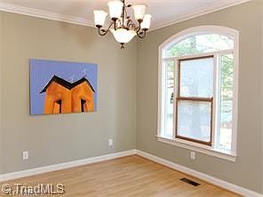 4th image of 1311 Sunset Dr