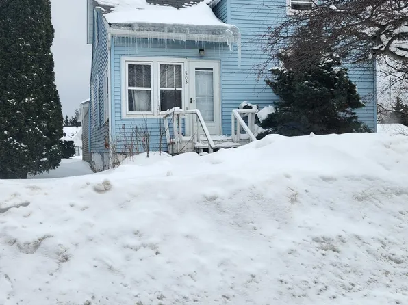 1503 Minneapolis St, Sault Sainte Marie, MI 49783