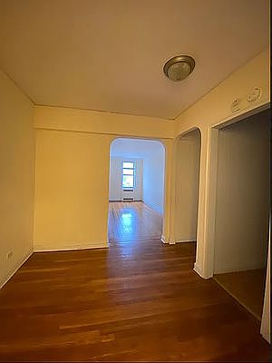 4th image of 41-43 39th Pl #5M