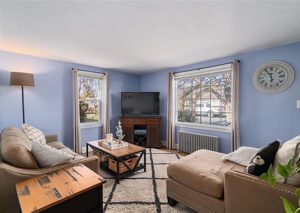 90 Mayfield Ave, Cranston, RI 02920 Zillow