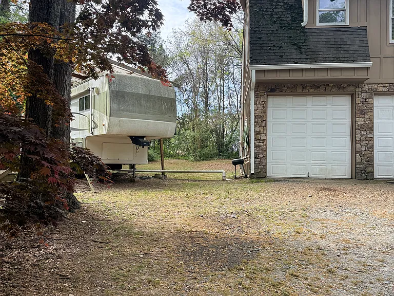 4036 Ben Hill Rd — Photo 19