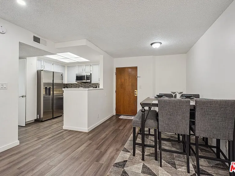 22100 Burbank Blvd #260G — Photo 3