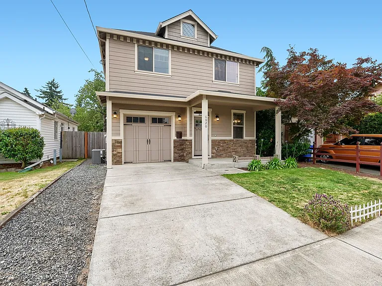 6020 SE Raymond St — Photo 2