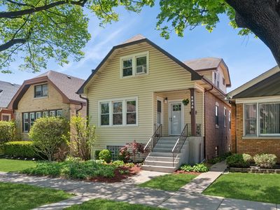 5836 N Fairfield Ave, Chicago, IL, 60659