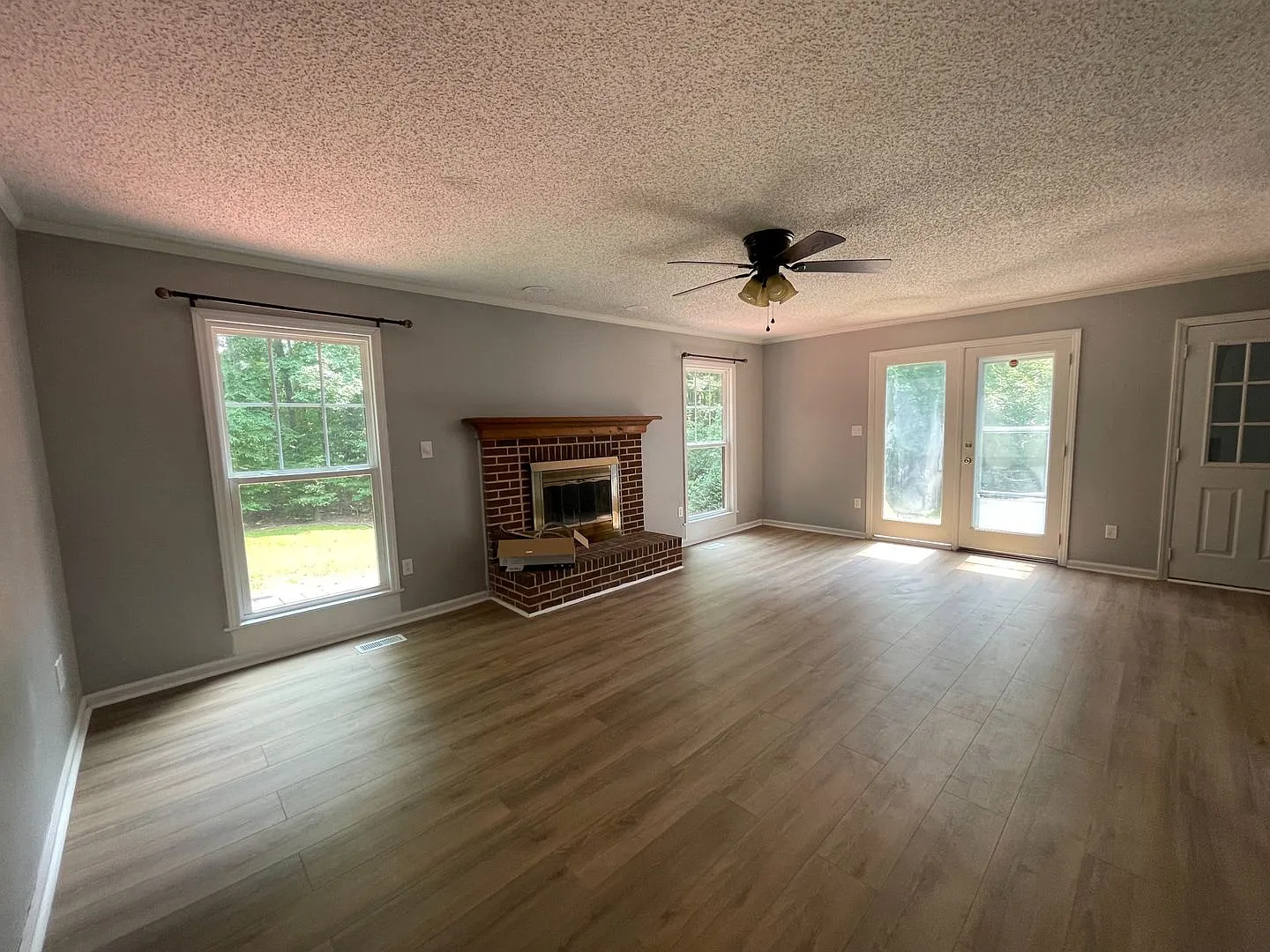 Room in 3 Bedroom Home at Newfoundland Ct — Photo 4