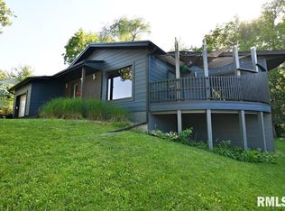 3322 Tremont Ave, Davenport, IA 52803