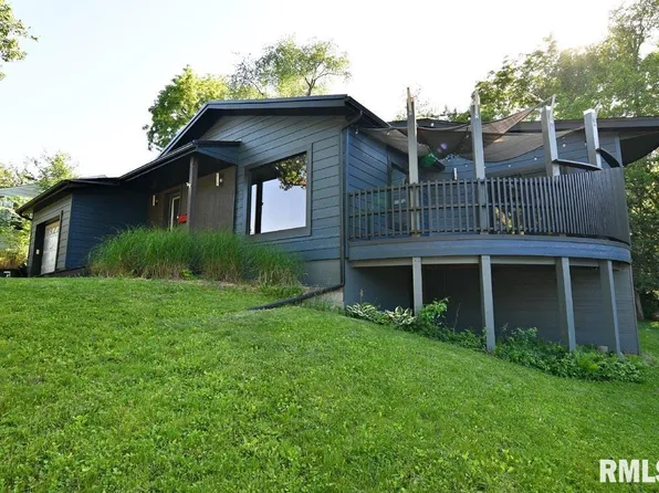 3322 Tremont Ave, Davenport, IA 52803