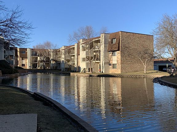 3rd image of 192 Waters Edge Dr #101
