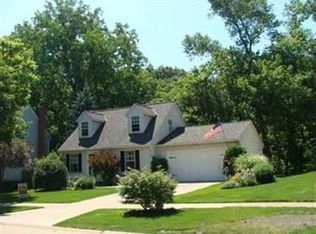 25361 Tyndall Falls Dr, Olmsted Falls, OH 44138