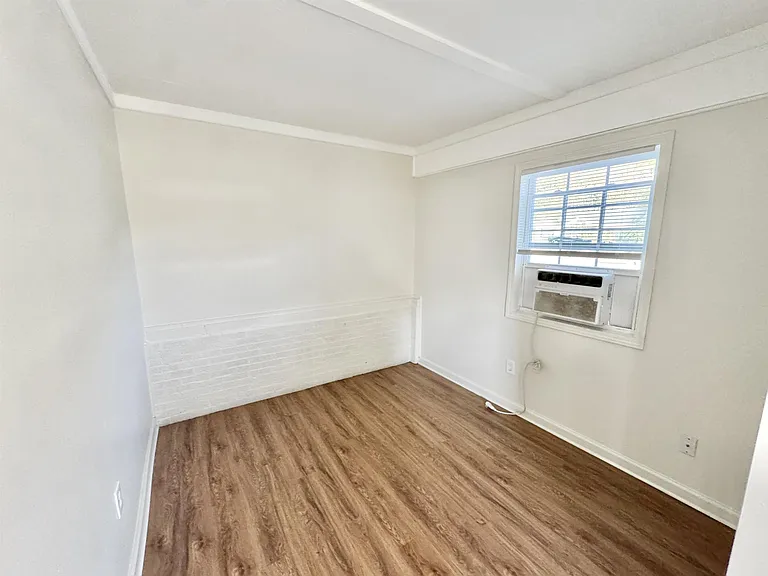 3880 Spottswood Ave — Photo 14