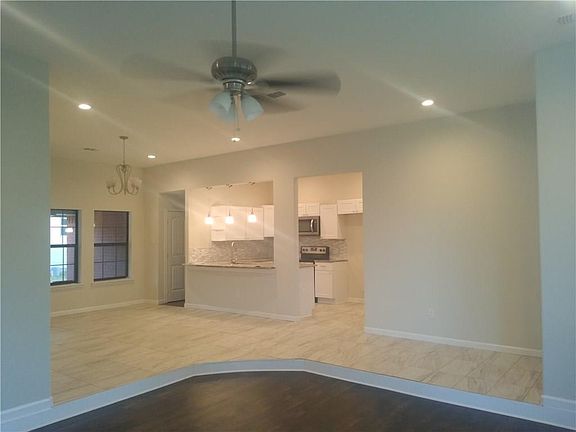 5th image of 416 Partridge Cir
