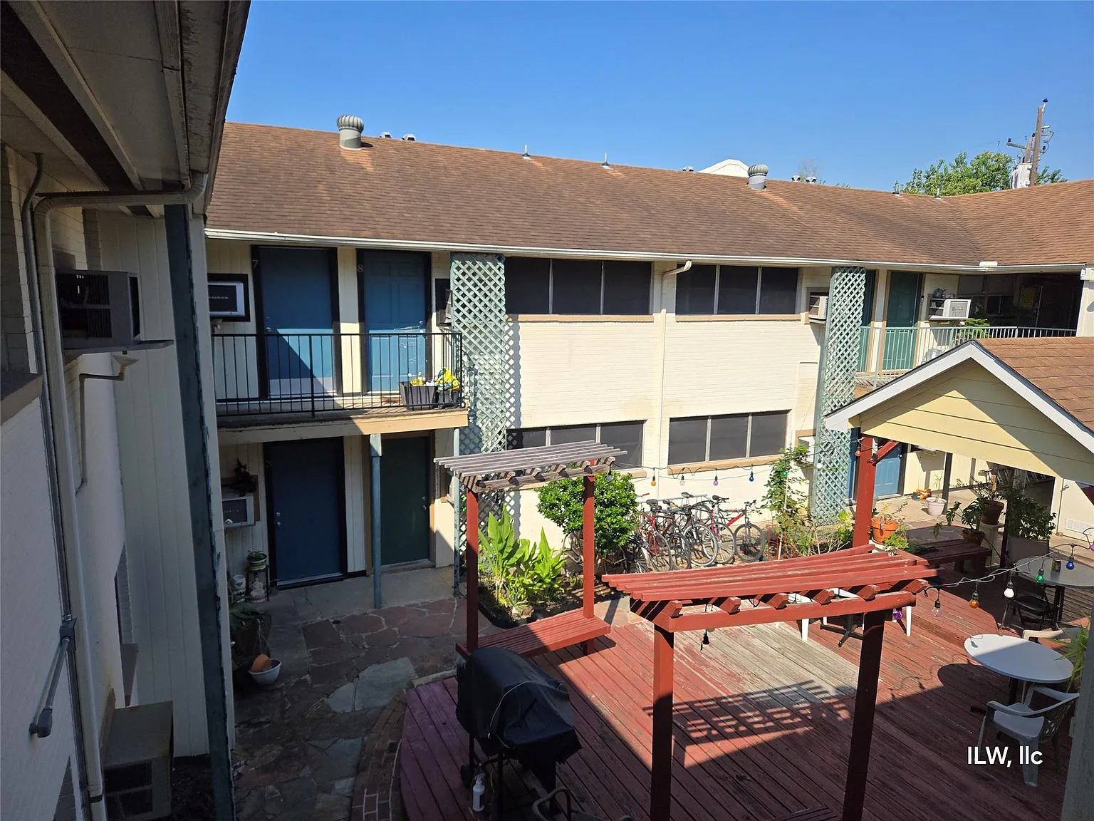1 bed, 1.0 bath, 567 sqft, $885 — Photo 2