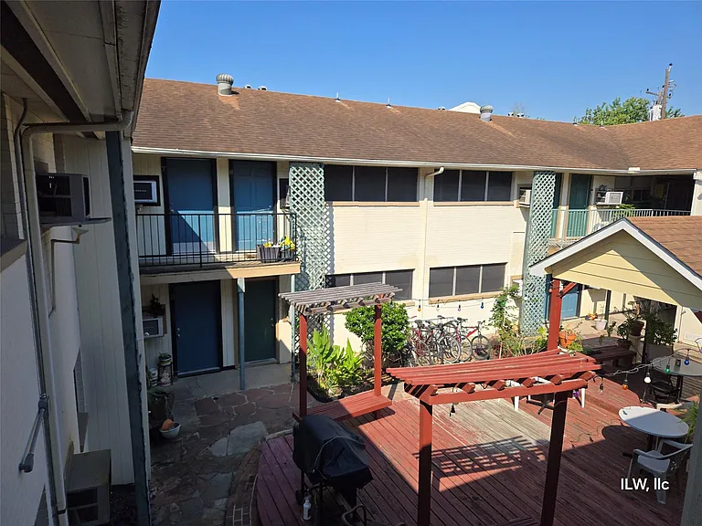 301 Avondale St #28 — Photo 2