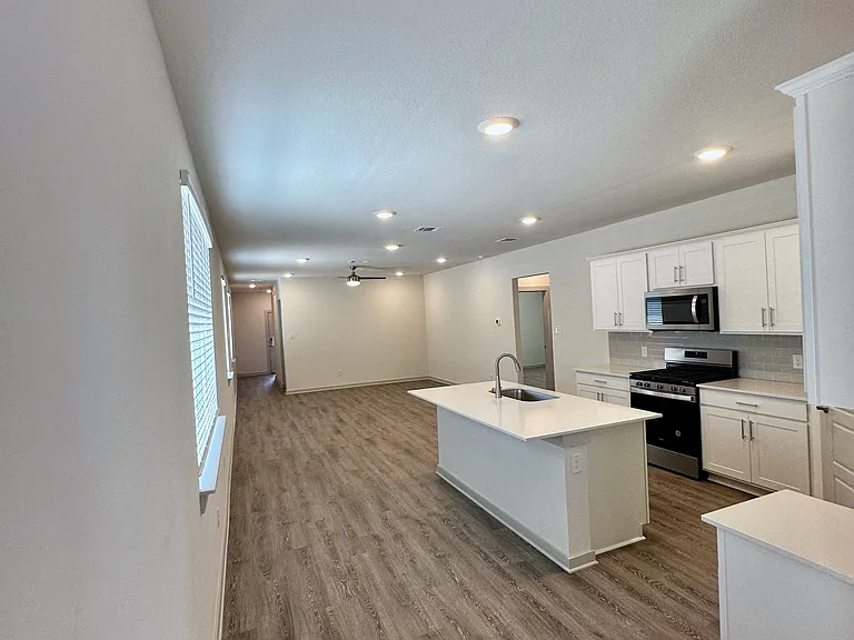 325 Wilshire Rd — Photo 11