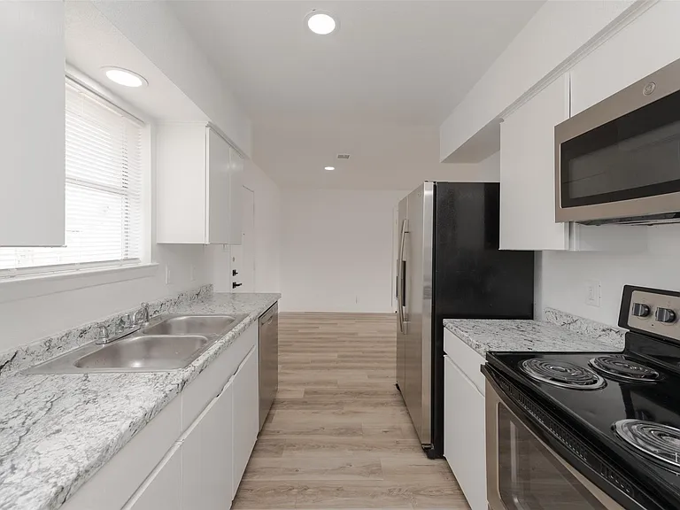 713 Sun Valley Dr — Photo 10