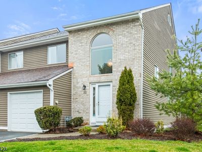 22 Castle Ridge Dr, East Hanover, NJ, 07936