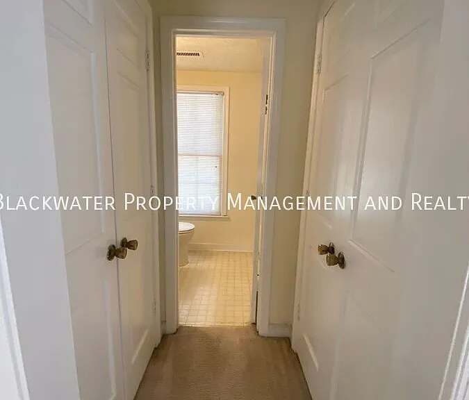 5 W Princeton Cir #4 — Photo 8