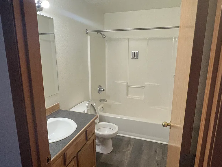 850 SW Agee St — Photo 16