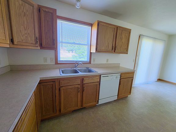 5th image of 941 Eagle Dr
