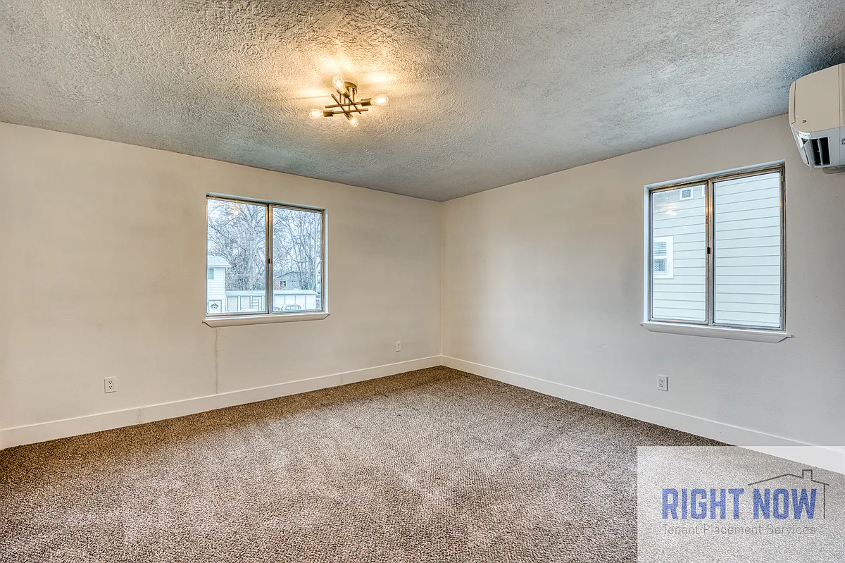 Building Photo - 918 N 32nd St #1