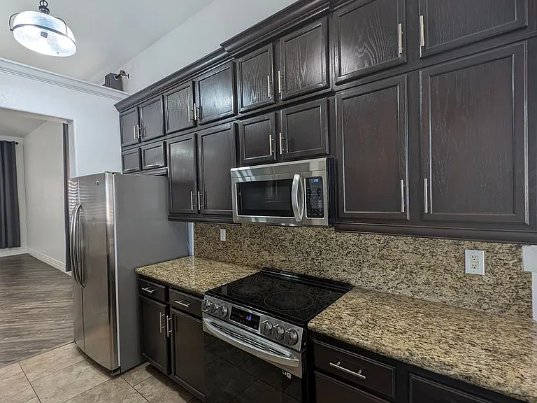650 W Kent Pl — Photo 14