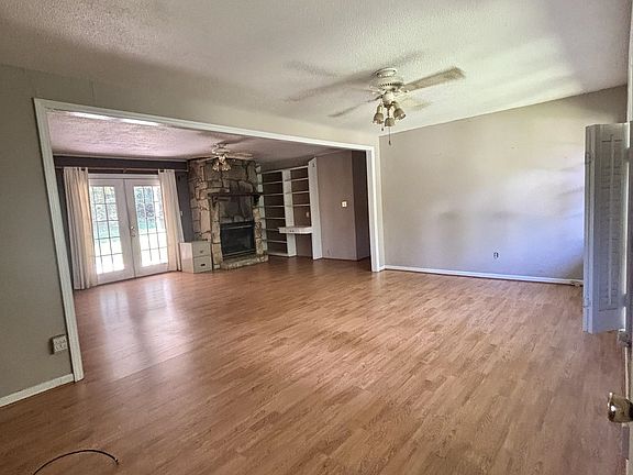 2nd image of 126 Foxfire Dr