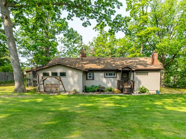 421 S Opdyke Rd, Auburn Hills, MI 48326