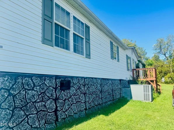 127 Fleming Rd, Johnson City, TN 37601