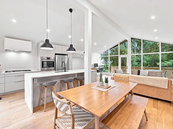 4th image of 4646 Cove Cliff Rd
