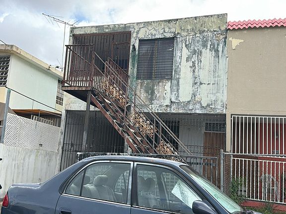 2nd image of 4 48th St