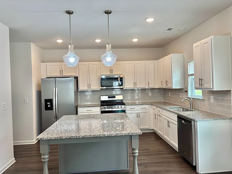 358 Falcon Ct — Photo 9