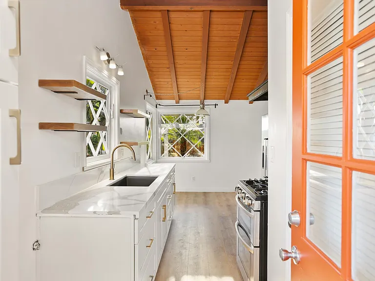 109 Avenida Lucia — Photo 10