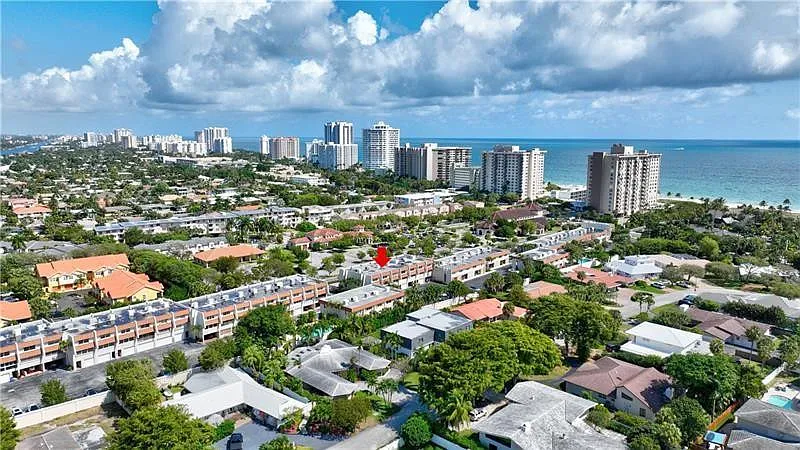 2 bed, 2.5 bath, 2168 sqft, $3,800 — Photo 2